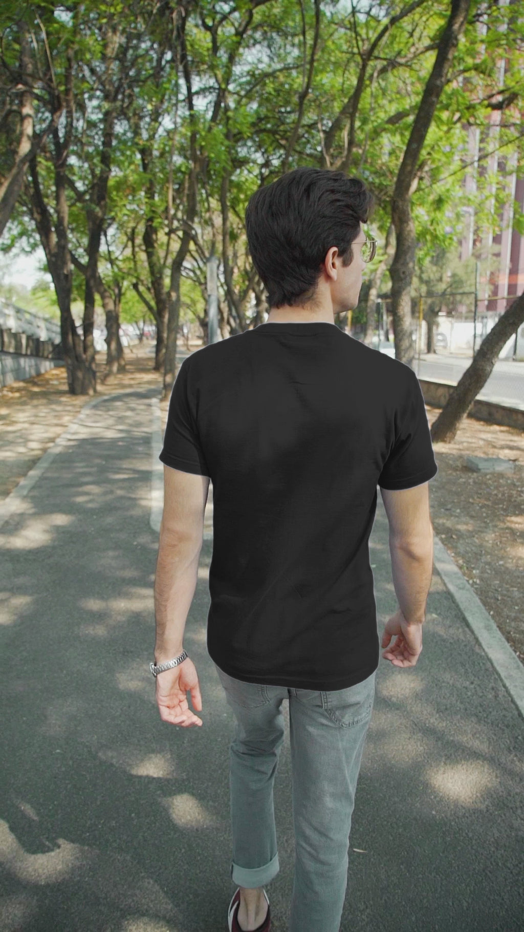 RELENTLESS Video — Graphic Tee in BLACK
Minimal design. Maximum presence.
This shirt speaks before you do — and keeps talking after.
Crafted with purpose, printed with precision,
and built for minds that don’t follow trends — they start them.
This is more than fabric. It’s statement in motion.
KRASSWERK | Designed with finesse